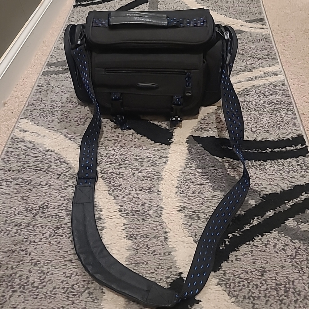 Vintage Black Samsonite Camera Bag W/blue Dots And Strap